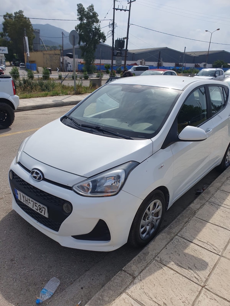 Hyundai i10 Filiatra car rental