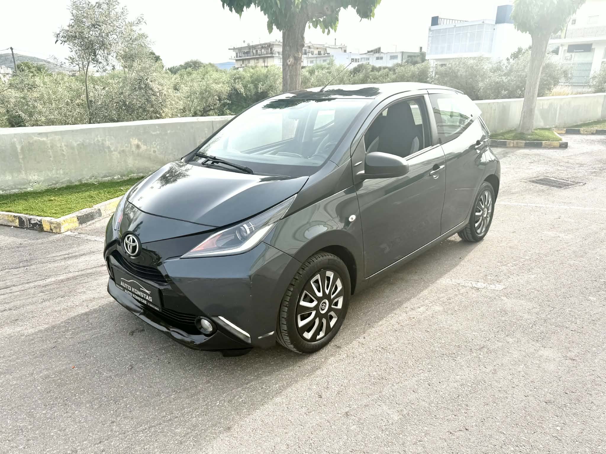 TOYOTA AUGO Skyros car rental